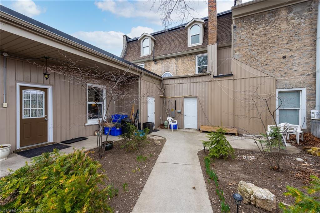 840-846 King Street E Property Photo 16