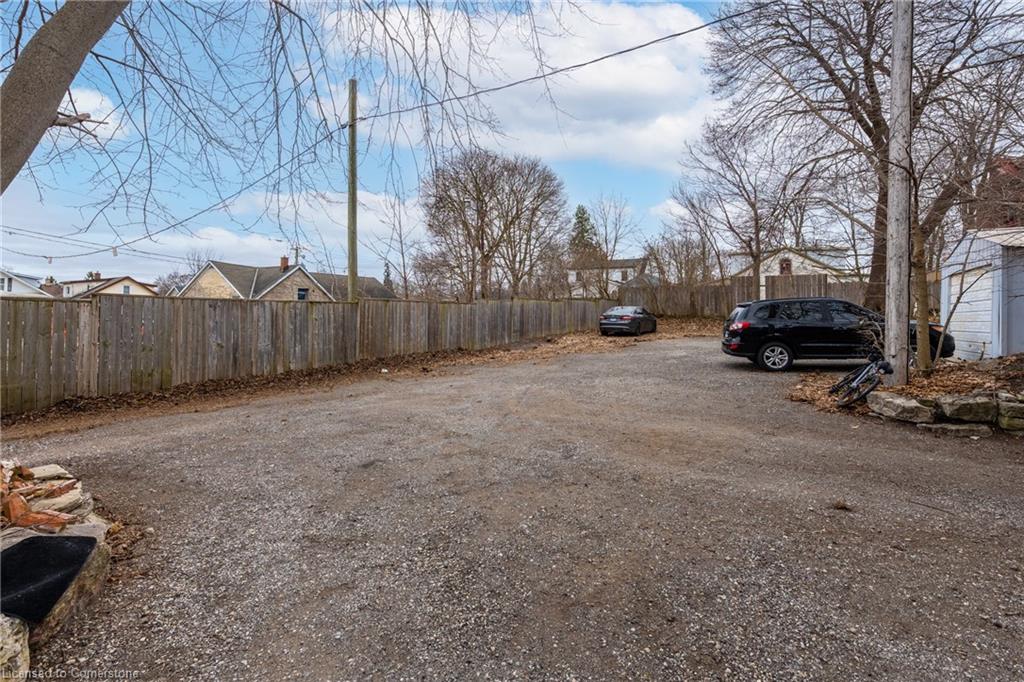 840-846 King Street E Property Photo 17