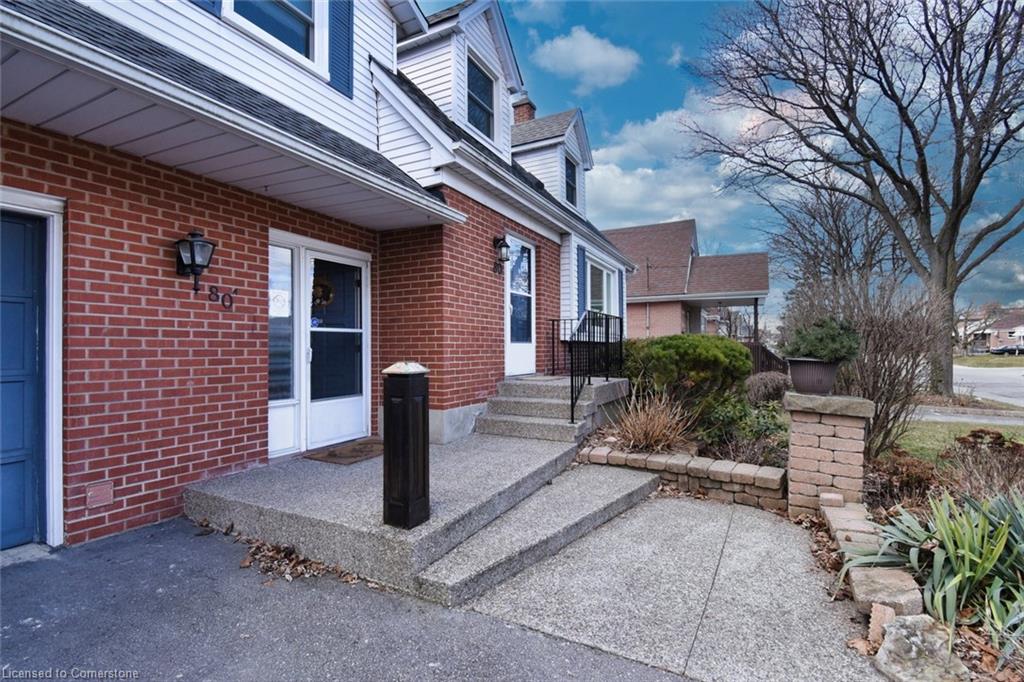 80a Maclennan Avenue Property Photo