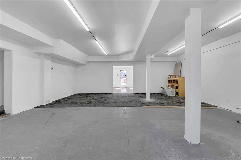 581 Lancaster Street W Property Photo 7