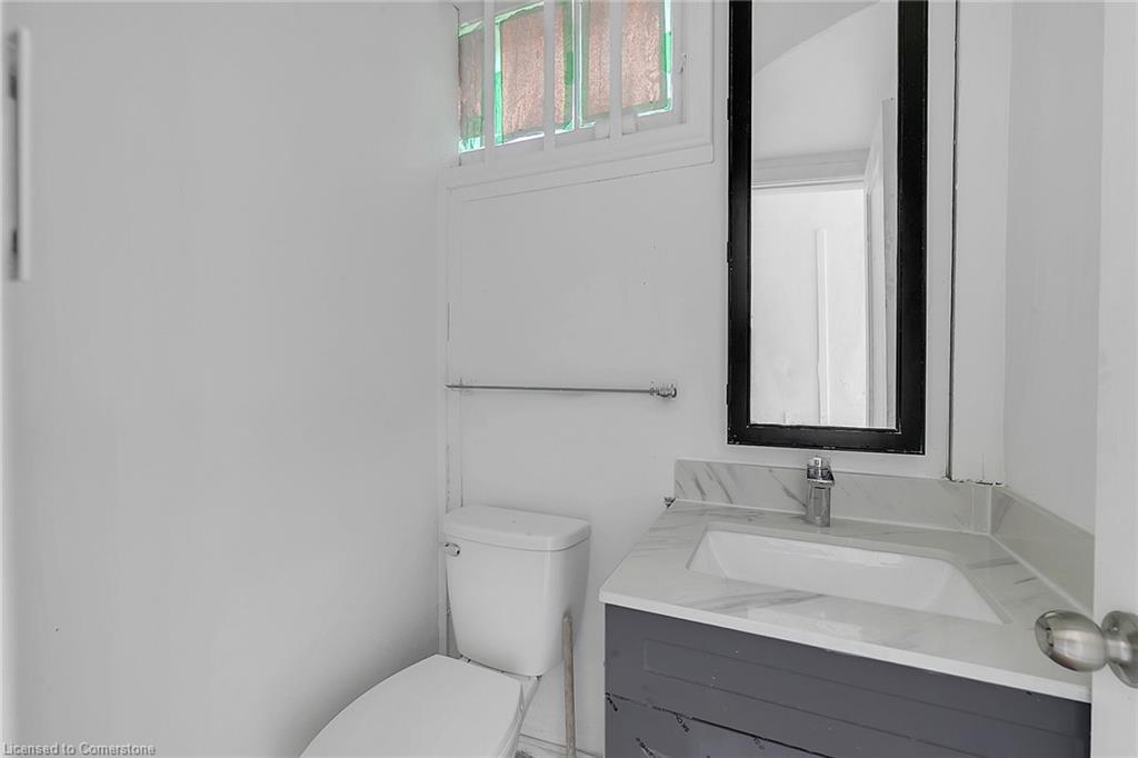 581 Lancaster Street W Property Photo 8