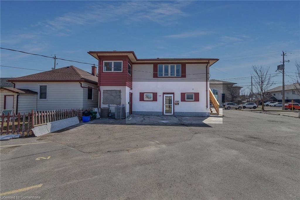 581 Lancaster Street W Property Photo 10