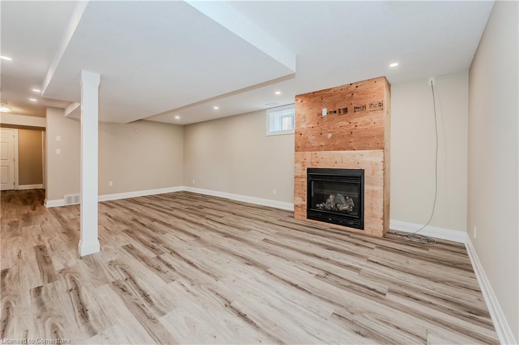 339 Elma Street E Property Photo 20