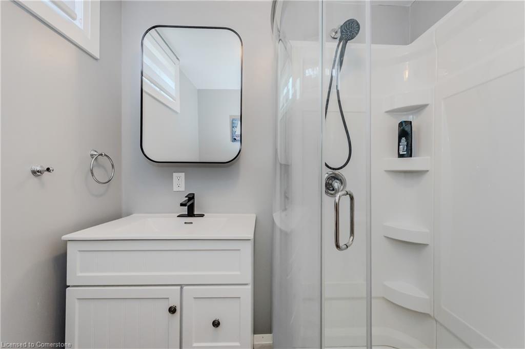 339 Elma Street E Property Photo 27