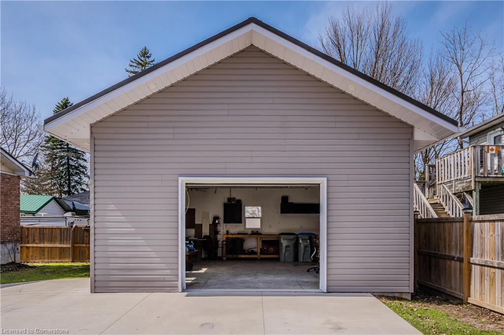 339 Elma Street E Property Photo 29