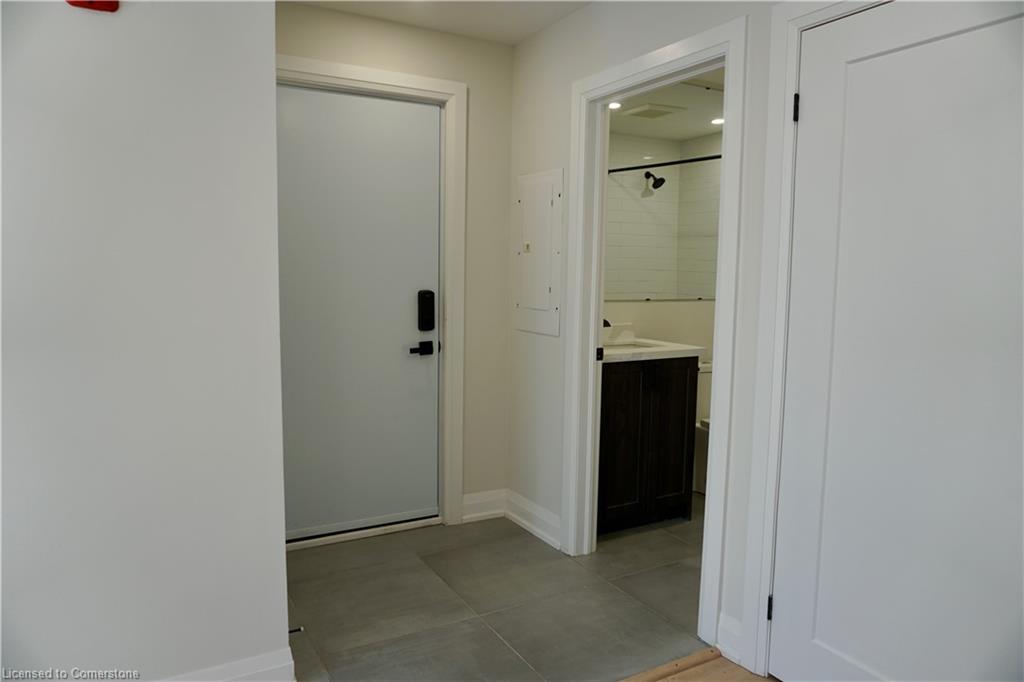 13-588 Barton Street E Property Photo 3