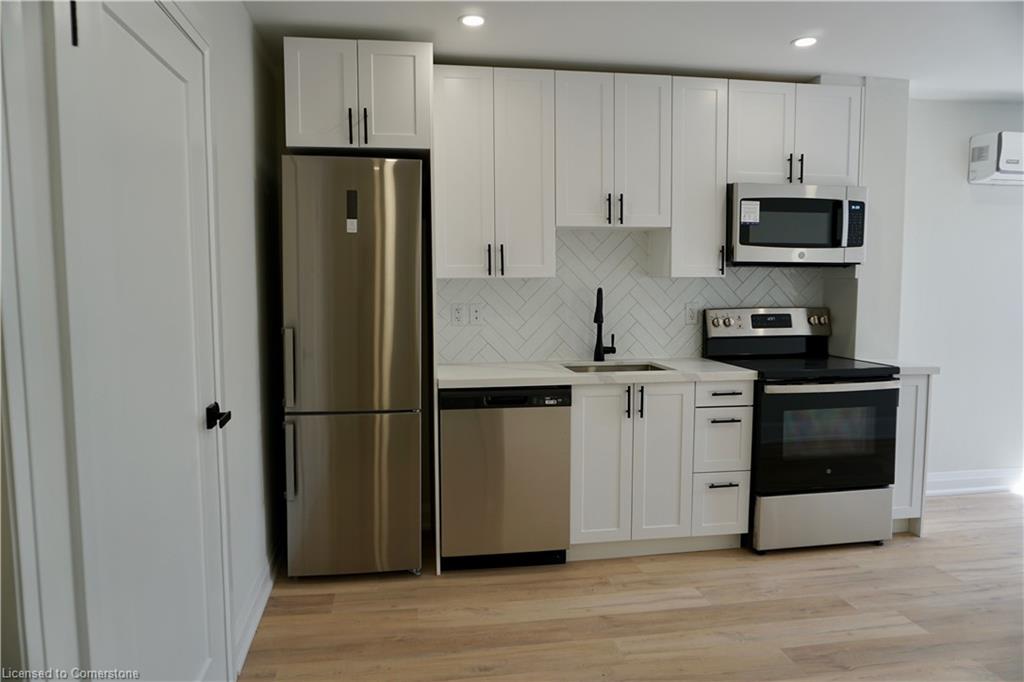 13-588 Barton Street E Property Photo 5