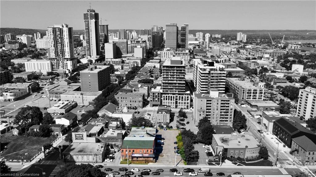 15 Wellington Street N Property Photo 5