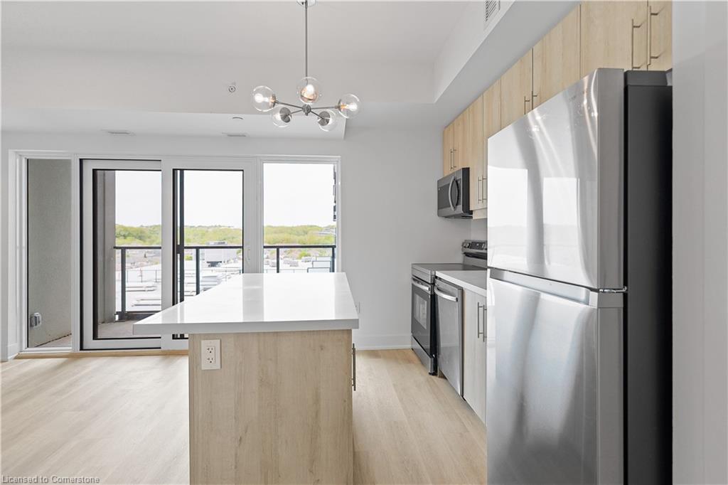 711-401 Shellard Lane Property Photo 12