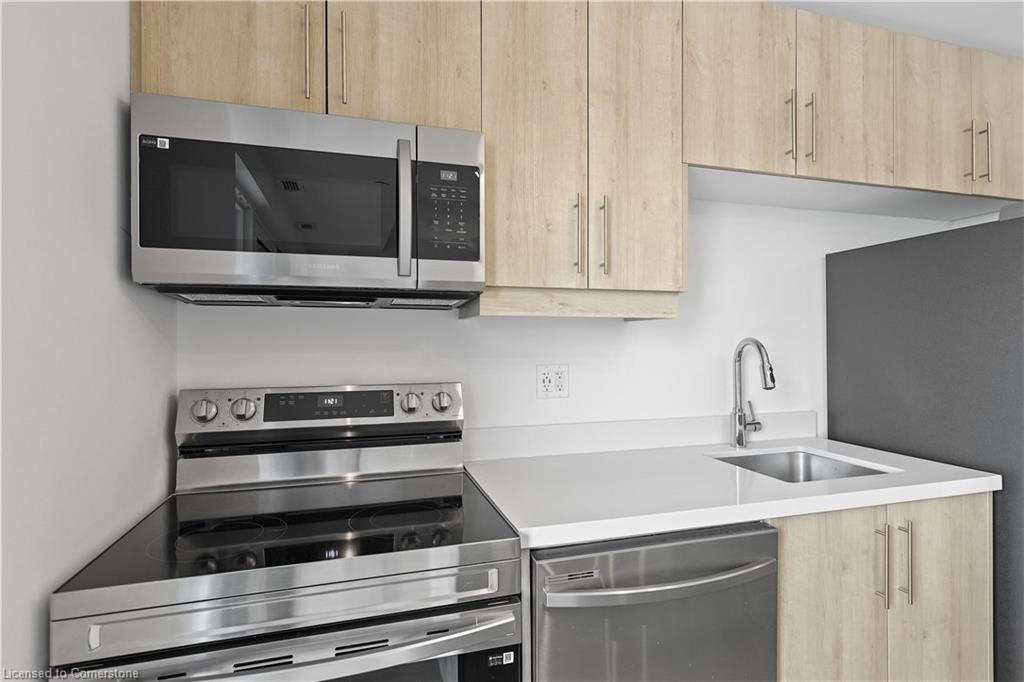 711-401 Shellard Lane Property Photo 18