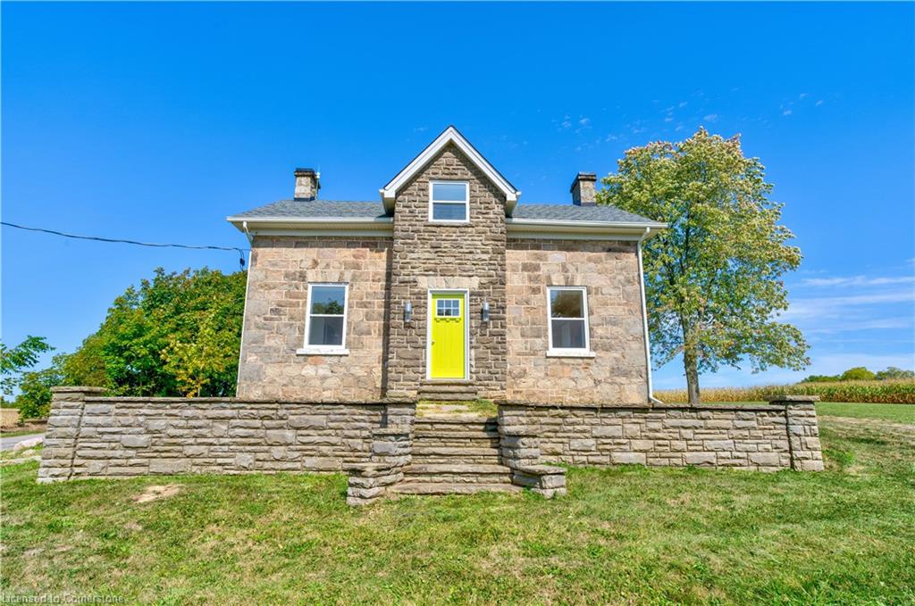 1748 Centre Road Property Photo 5