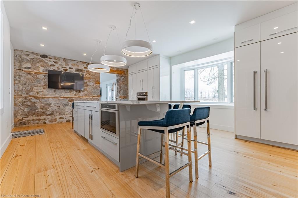 1748 Centre Road Property Photo 7