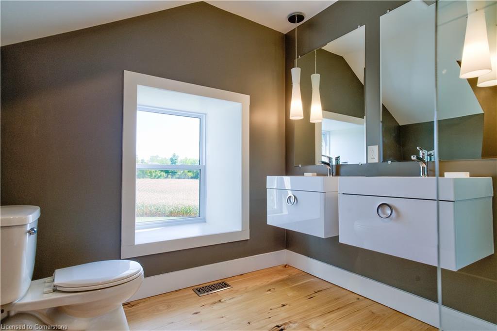 1748 Centre Road Property Photo 22