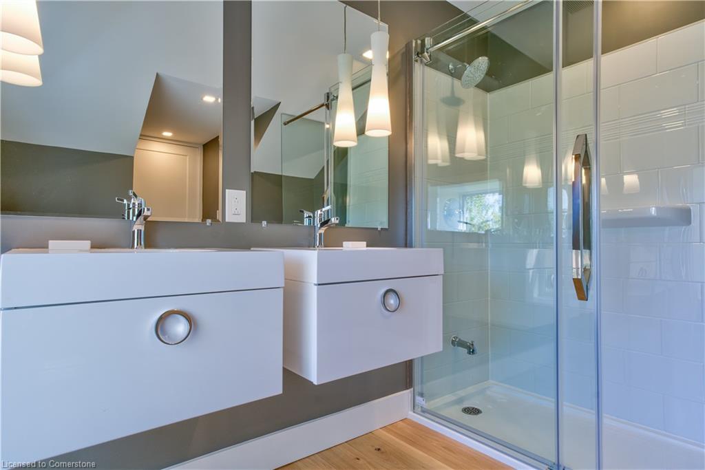 1748 Centre Road Property Photo 23