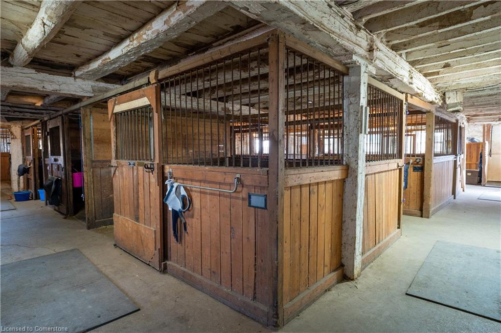 1748 Centre Road Property Photo 29