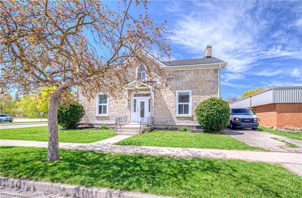 54 Grand Avenue N Property Photo