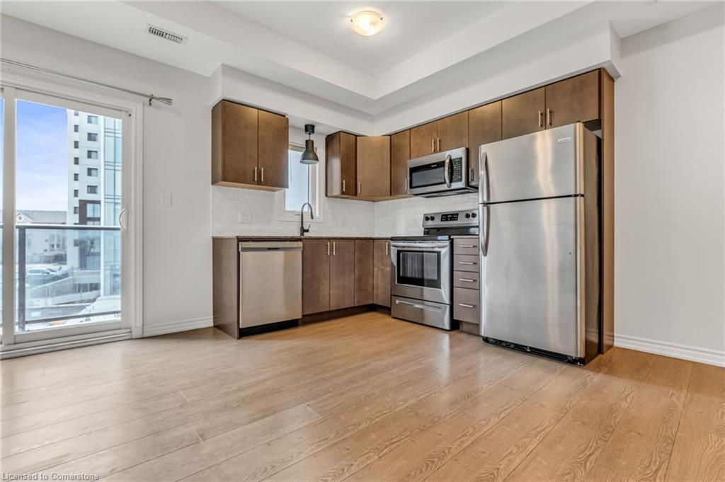 B15-1430 Highland Road W Property Photo 3