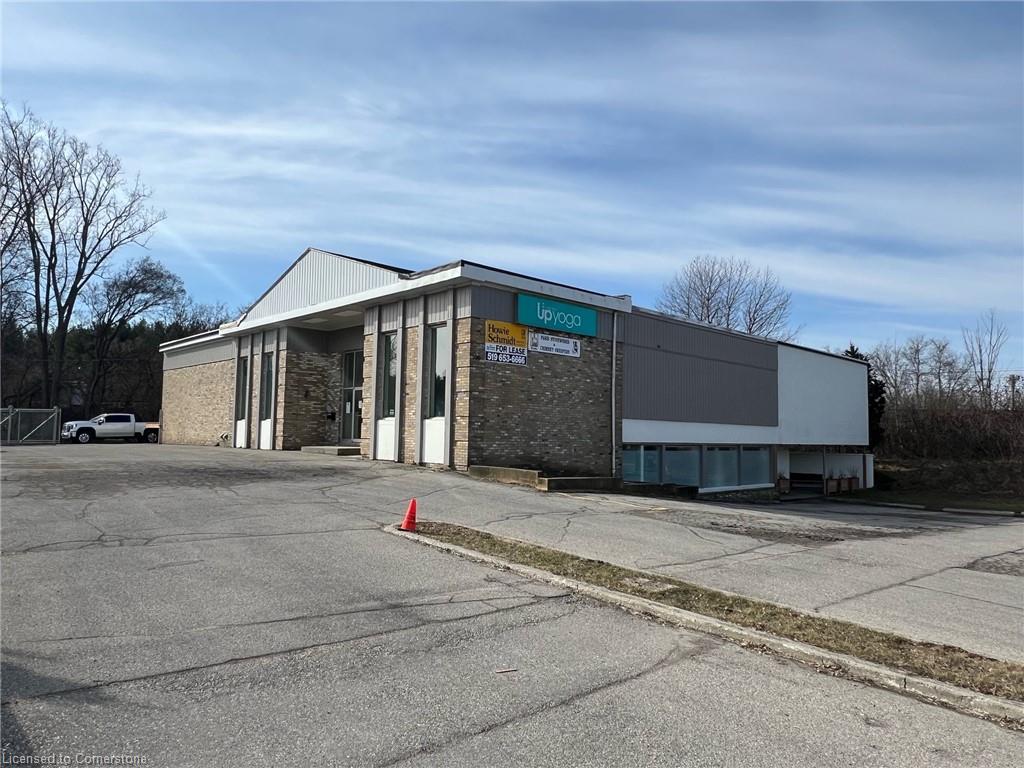 100 Dundas Street E Property Photo 4