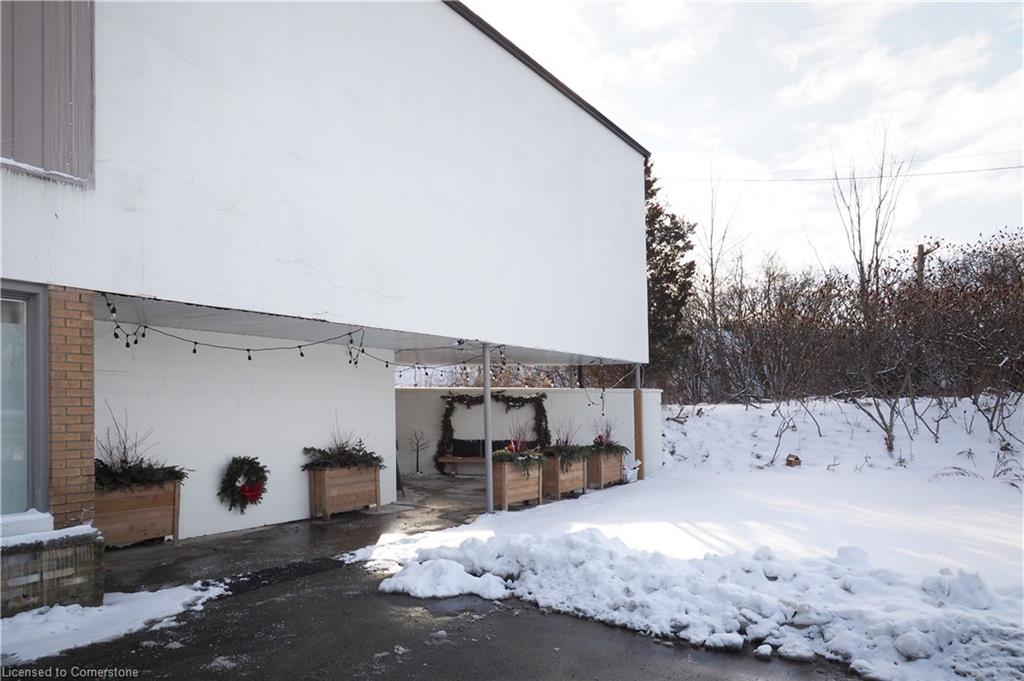 100 Dundas Street E Property Photo 9