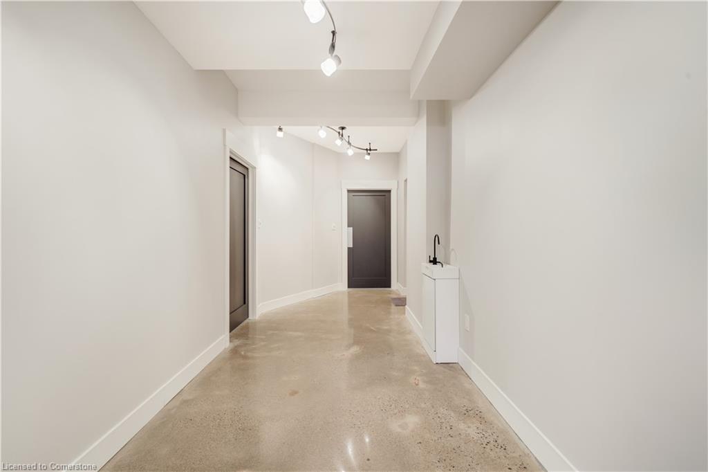 100 Dundas Street E Property Photo 21