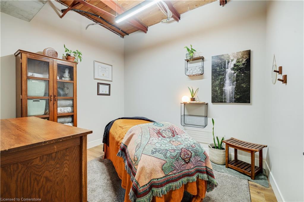100 Dundas Street E Property Photo 21