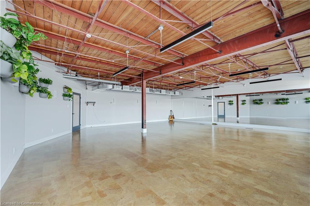 100 Dundas Street E Property Photo 22