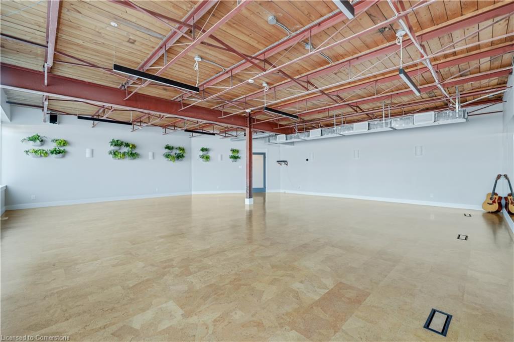 100 Dundas Street E Property Photo 23