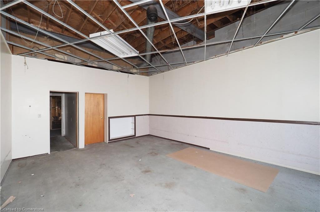 100 Dundas Street E Property Photo 37
