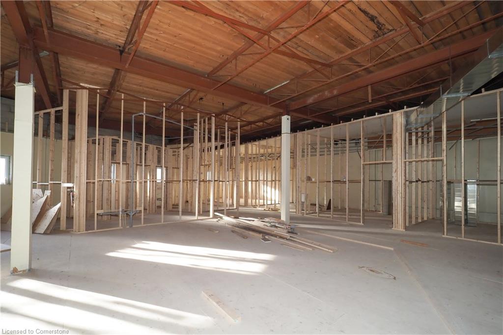 100 Dundas Street E Property Photo 39
