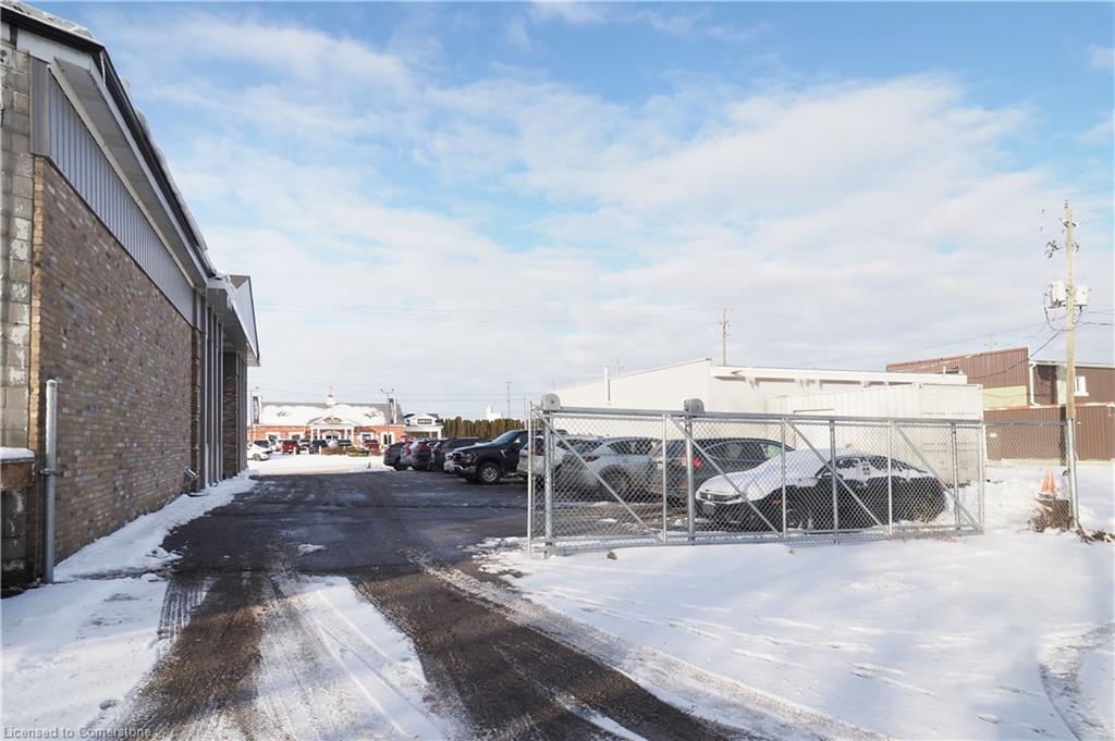 100 Dundas Street E Property Photo 41