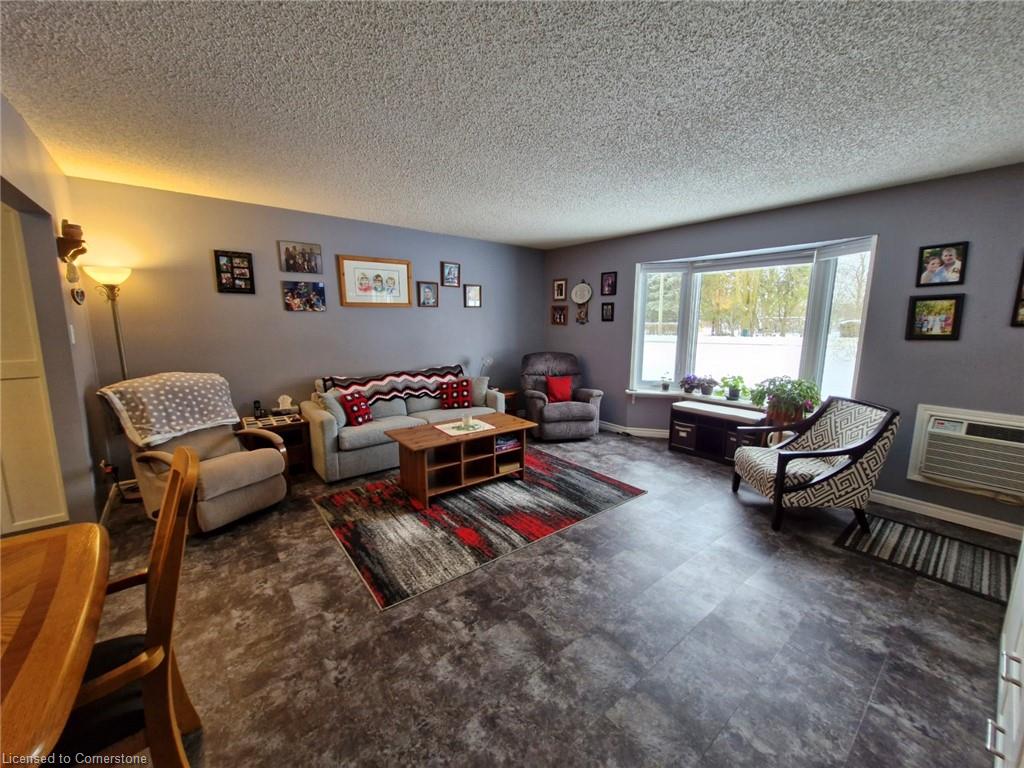 106-460 Durham Street W Property Photo 1