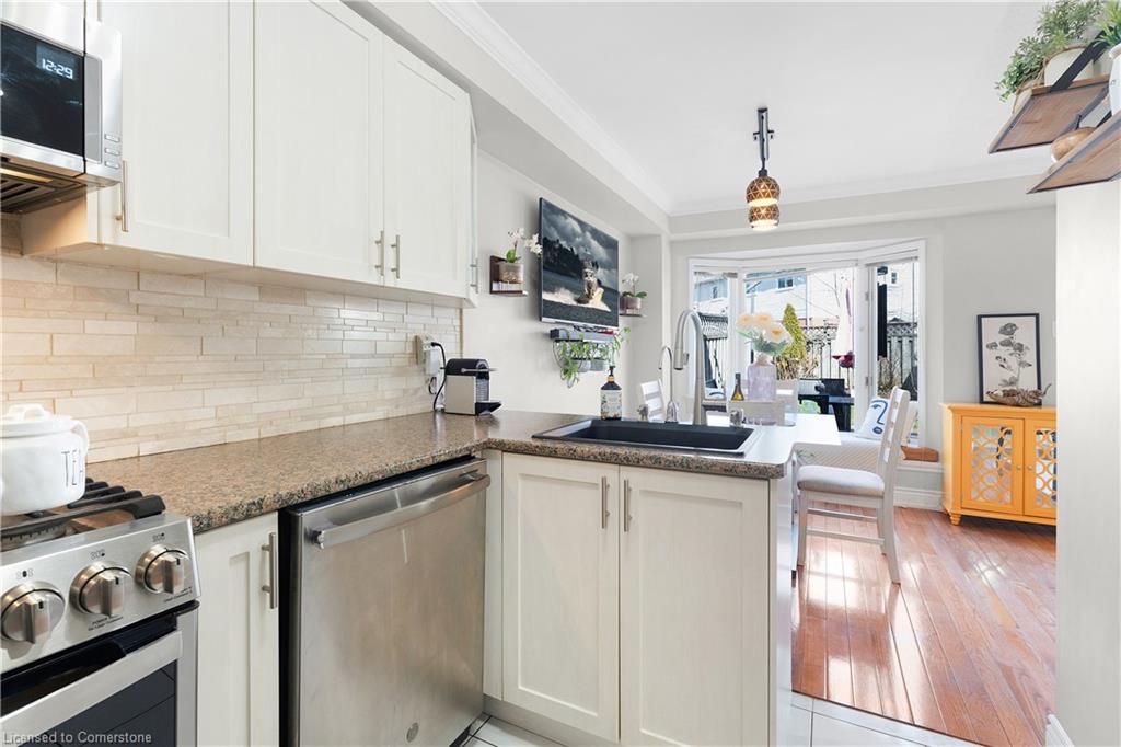 10 Thornlodge Drive Property Photo 20