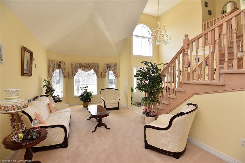 13 Chianti Crescent Property Photo 10