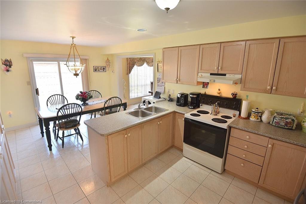 13 Chianti Crescent Property Photo 18