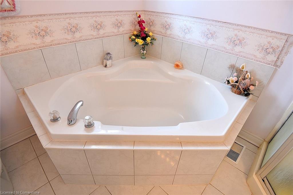 13 Chianti Crescent Property Photo 24