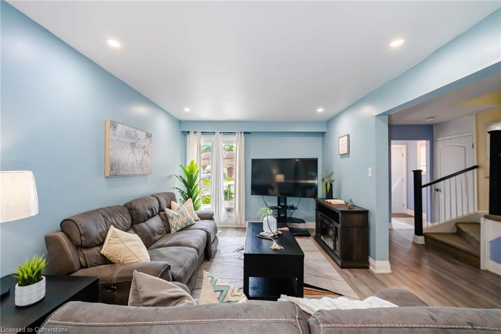128 Fanshawe Drive Property Photo 1