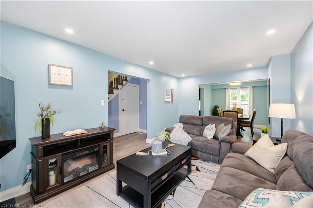 128 Fanshawe Drive Property Photo 3