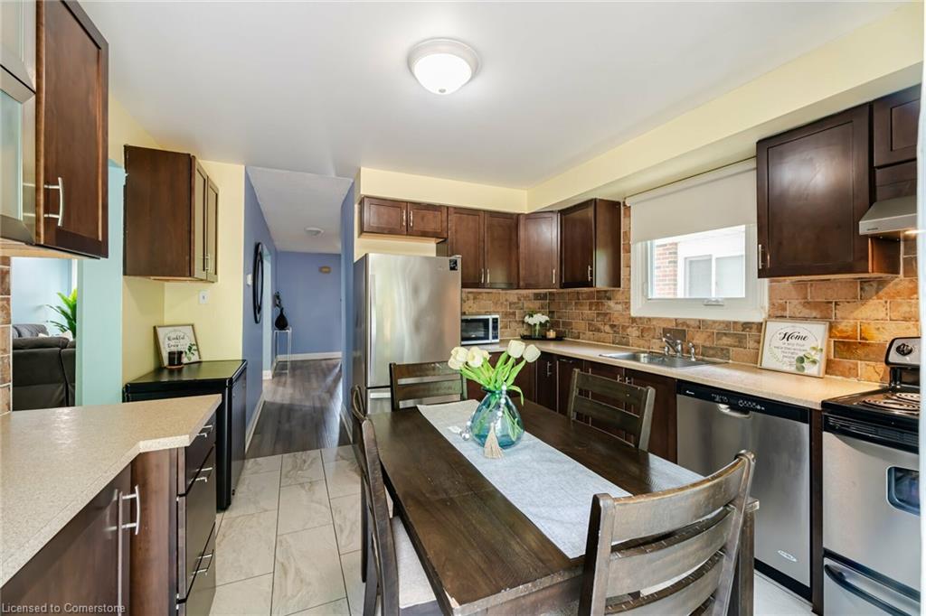 128 Fanshawe Drive Property Photo 8