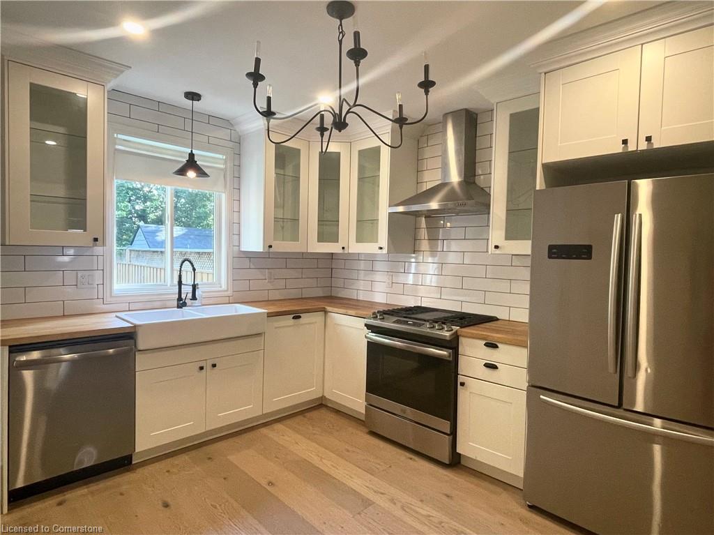 431 Jackson Street W Property Photo