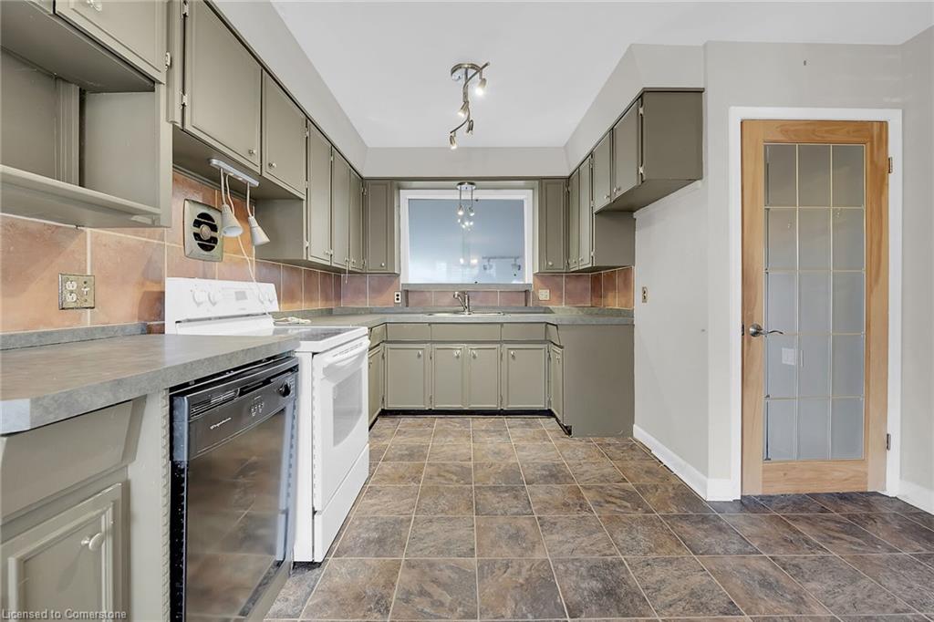 9 Gavin Drive Property Photo 7
