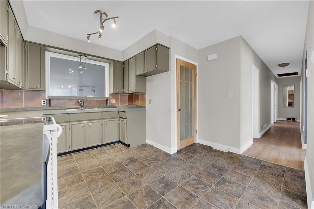 9 Gavin Drive Property Photo 8