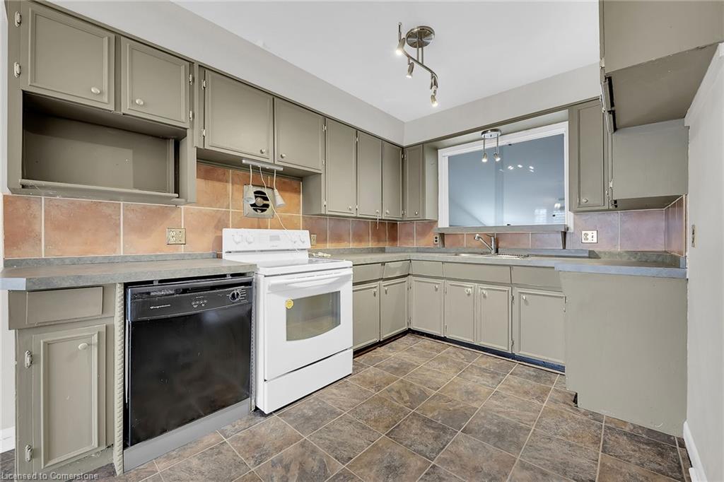9 Gavin Drive Property Photo 9