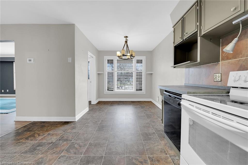 9 Gavin Drive Property Photo 10
