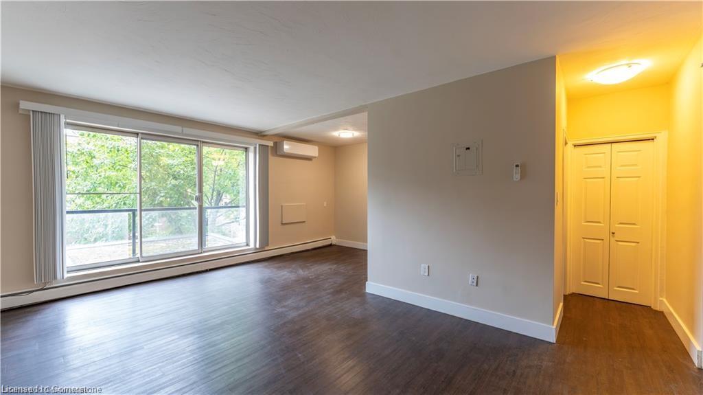 202-326 Hunter Street E Property Photo 5