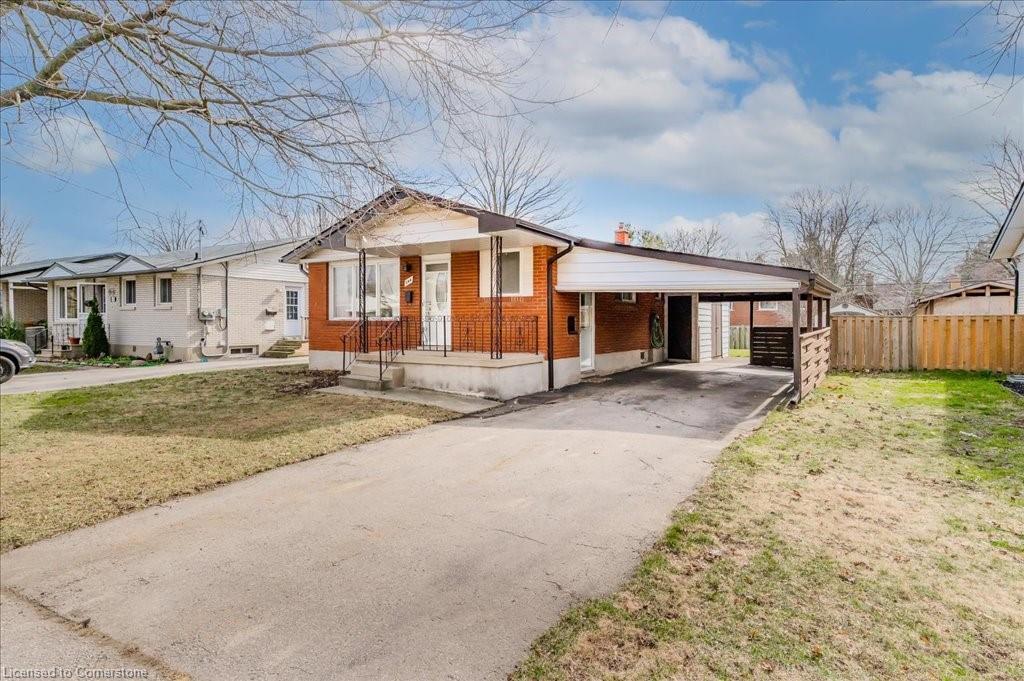 244 Alma Street N Property Photo