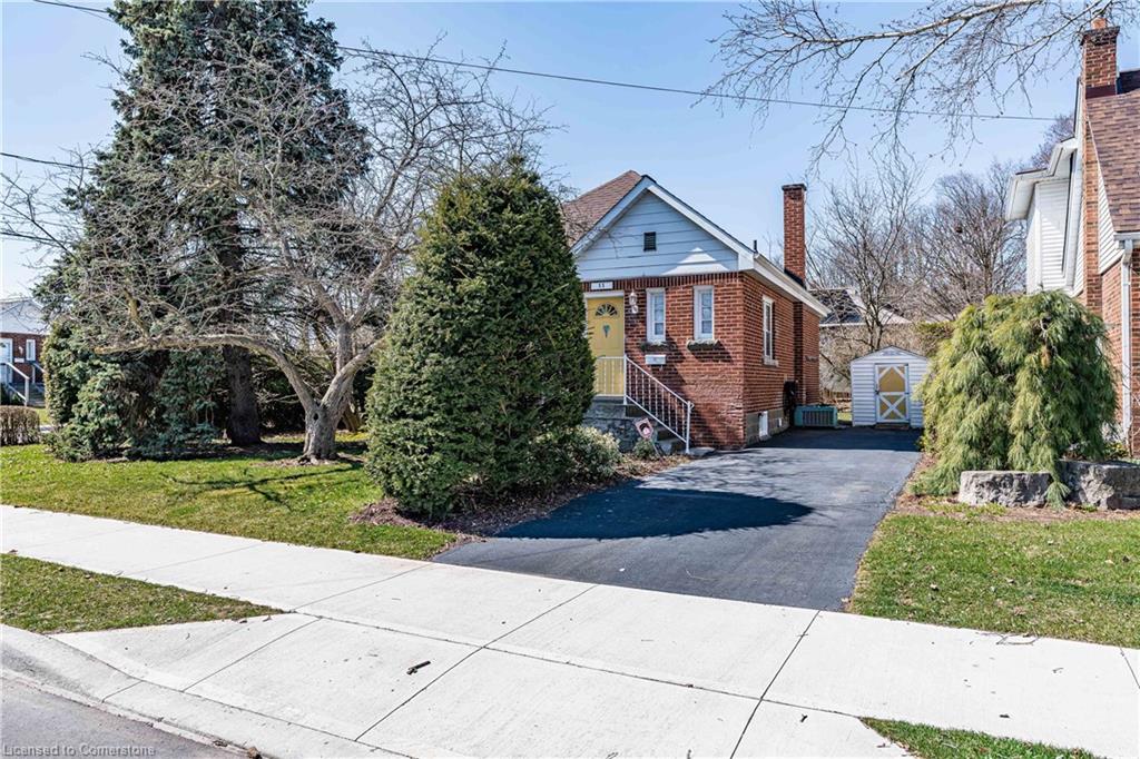 55 East Street N Property Photo