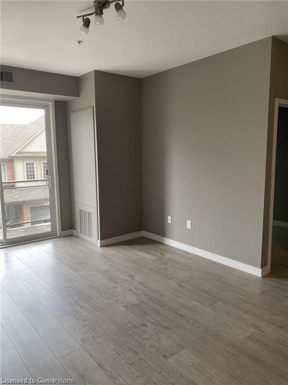208-520 North Service Road Property Photo 35