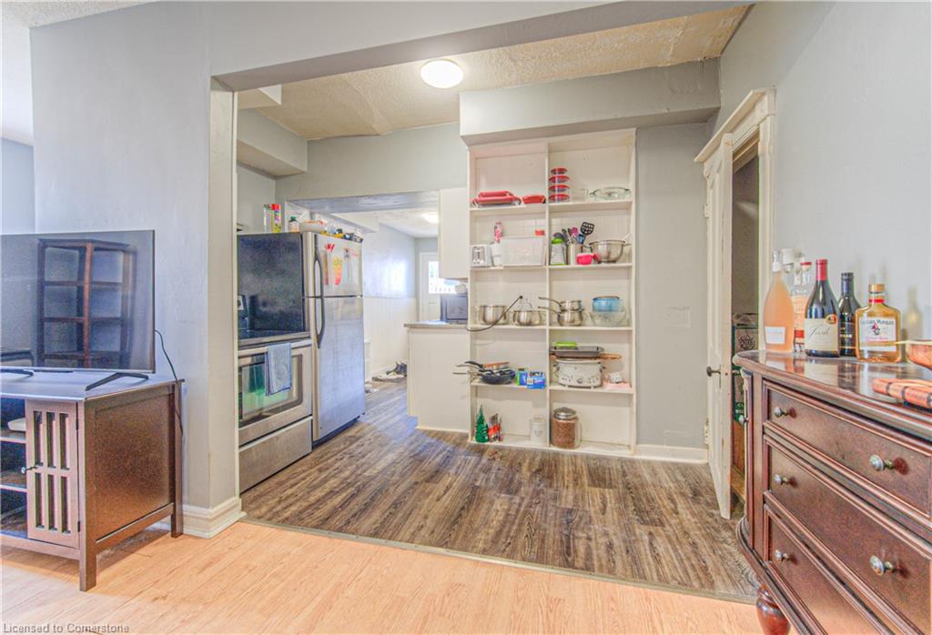 40 John Street Property Photo 18