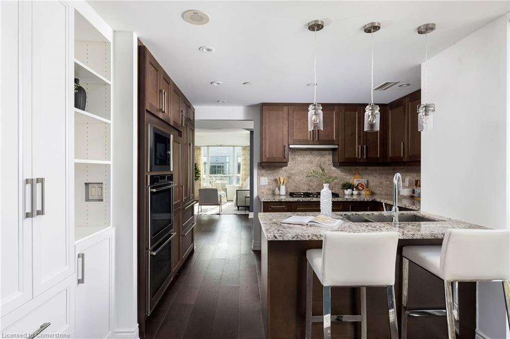 815-3500 Lakeshore Road W Property Photo 2