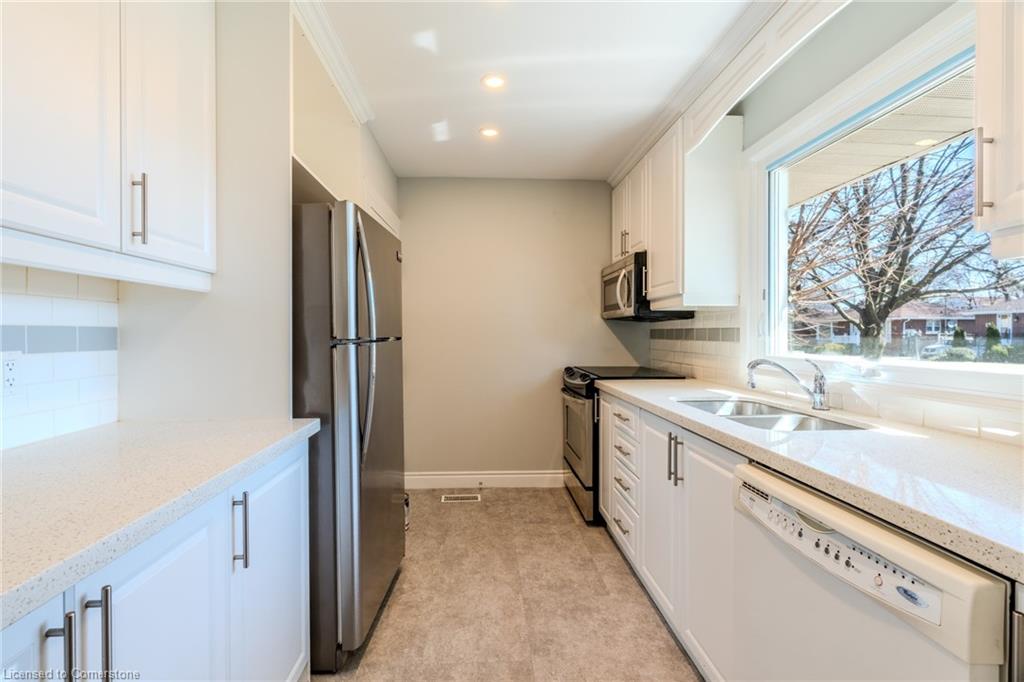 16 Toby Crescent Property Photo